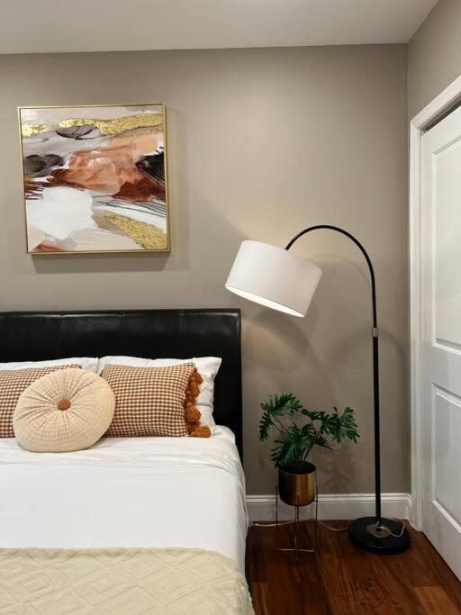 405 Spacious And Superior 1bdr In Center