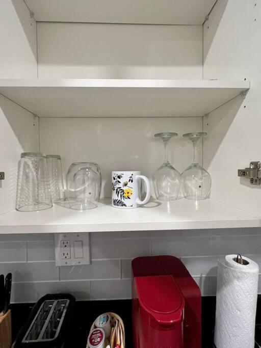 Apartment 405 Spacious And Superior 1bdr In Center *